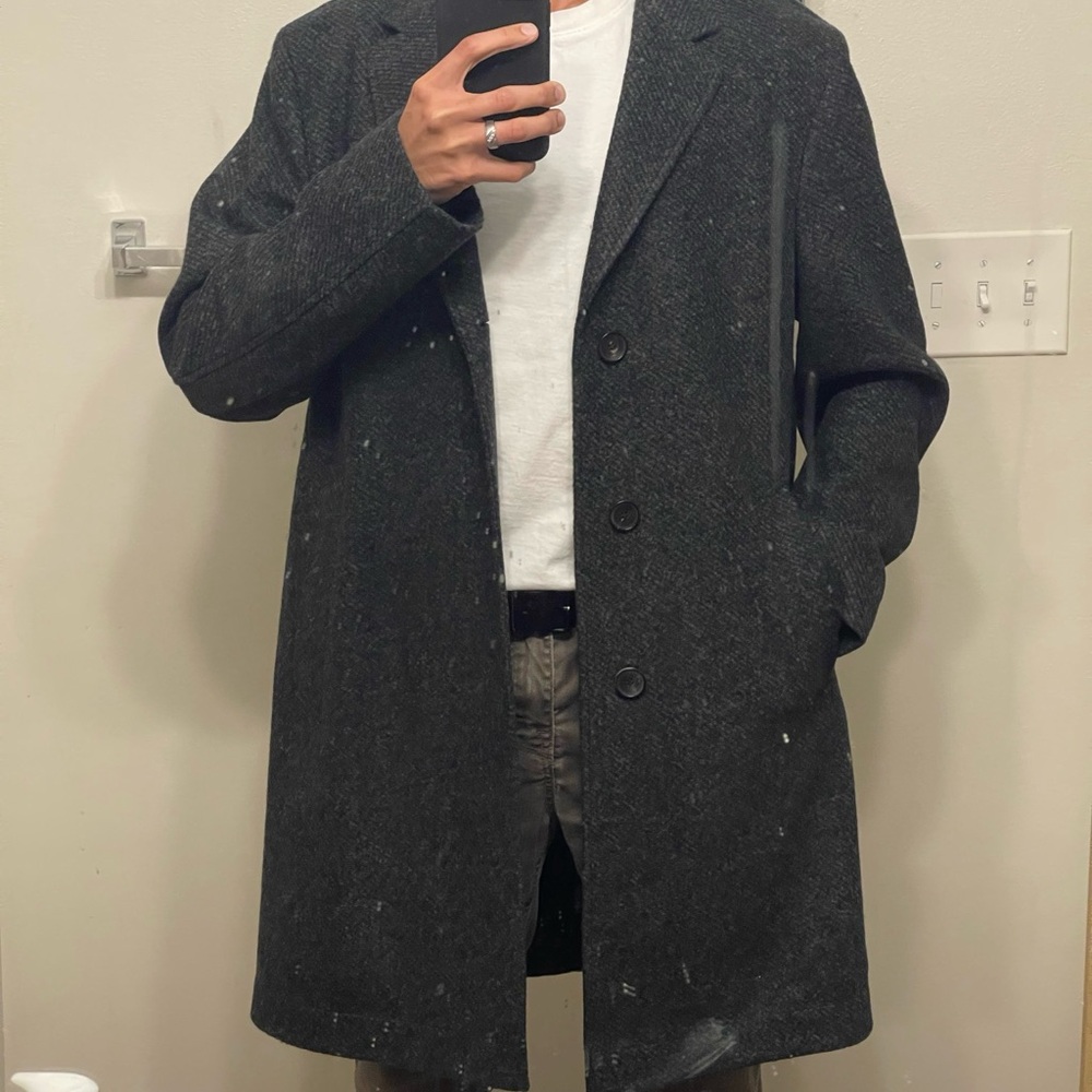 Hugo Boss Men’s Wool Overcoat – Size 40R, Patterned